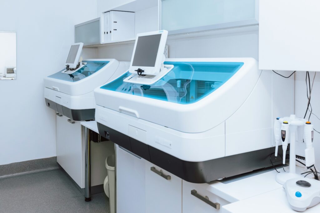 Diagnostic laboratory equipment housings